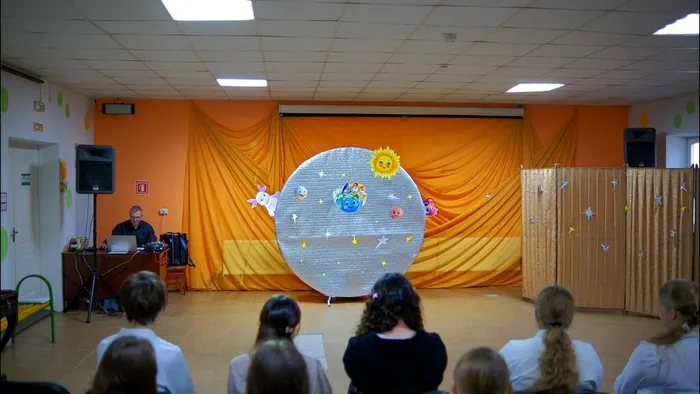 Праздничная программа "МЫ - ДЕТИ ГАЛАКТИКИ"