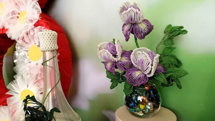 Выставка декоративно-прикладного искусства «Весна и женщины похожи»