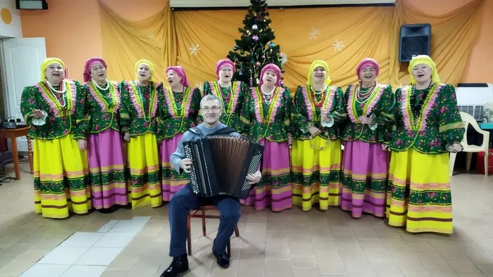 У вокальной группы «Бабье лето» - в гостях юные школьники