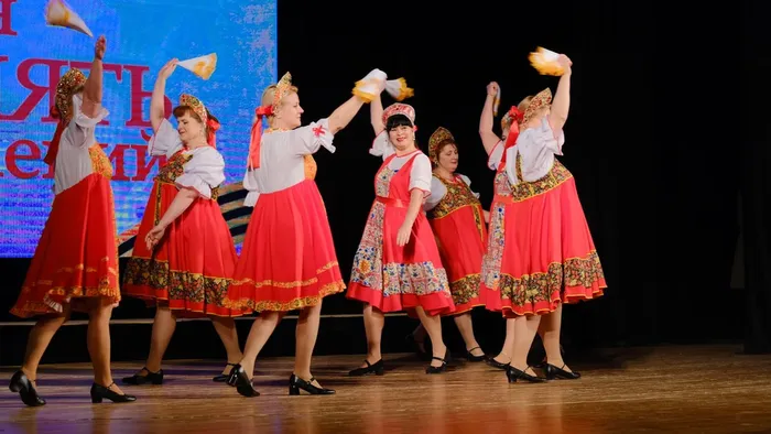 Кино-досуговый центр "Родина" принял участие в районном патриотическом конкурсе самодеятельного творчества «Живая память поколений», посвящённом Году единства народов России.