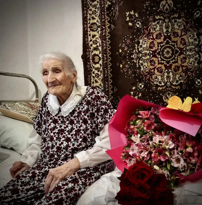 Сегодня поздравления со 100-летним юбилеем принимает  славная  женщина - гордость нашего Приморско-Ахтарского района Лидия Ивановна Мацокина!