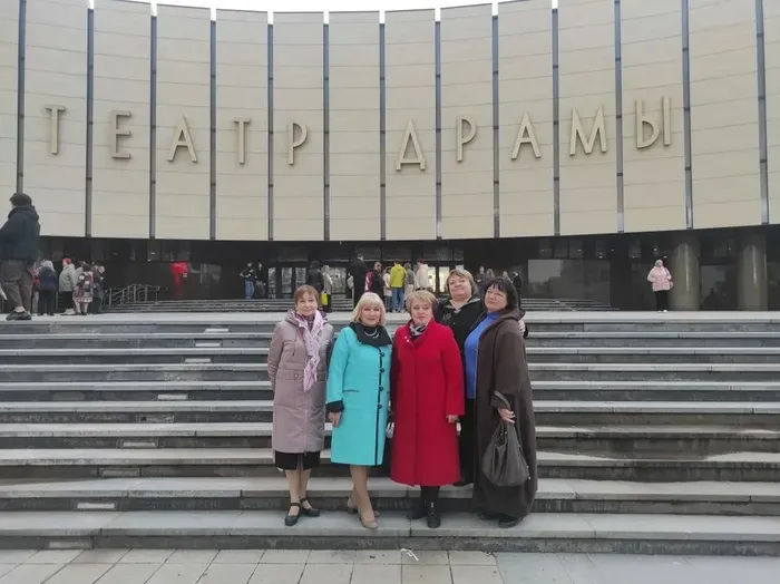 Коллектив Кино- досугового центра «Родина» посетил театр Драмы  г. Краснодара, в котором была представлена премьера спектакля «Актриса».