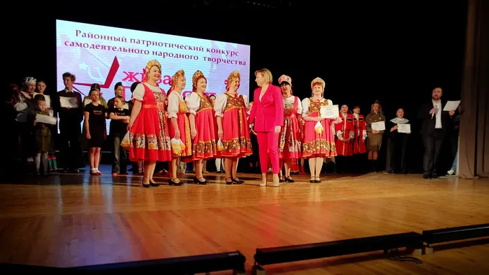 Кино-досуговый центр "Родина" принял участие в районном патриотическом конкурсе самодеятельного творчества «Живая память поколений», посвящённом Году единства народов России.