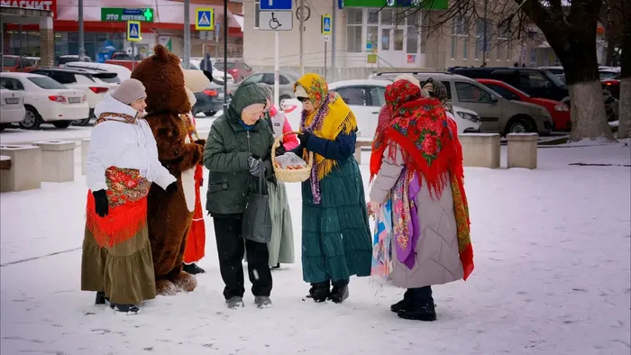 На Руси гуляют СВЯТКИ, и мы задумали КОЛЯДКИ.