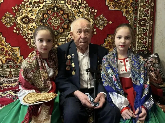 "НАШИ &nbsp;ПЕСНИ &nbsp;ЗВУЧАТ &nbsp;ВЕРНЫМ &nbsp;СЫНОВЬЯМ &nbsp;ОТЧИЗНЫ!"