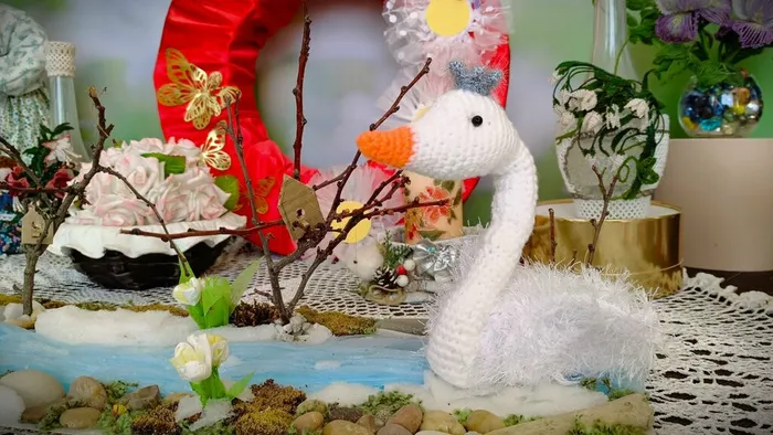 Выставка декоративно-прикладного искусства «Весна и женщины похожи»