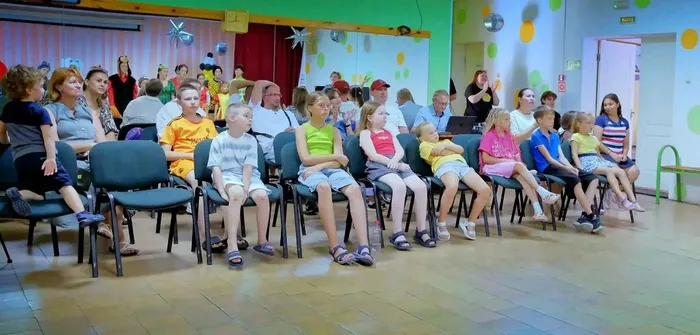Развлекательная программа "Вместе весело шагать", в рамках площадки "Лето в городе"