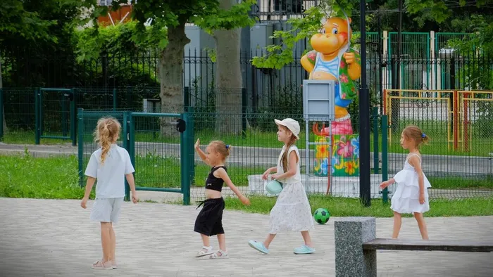 Игровая программа «Яркие краски лета»