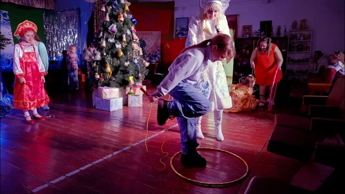 Развлекательно-игровая программа «Волшебное спасение Деда Мороза»