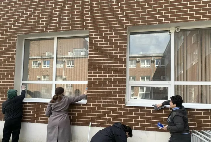 Субботник в парке культуры и отдыха: работники учреждений культуры наводят порядок!