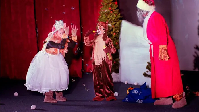 Стартовала череда спектаклей  «НОВОГОДНИЕ ПРОДЕЛКИ БАБЫ ЯГИ»