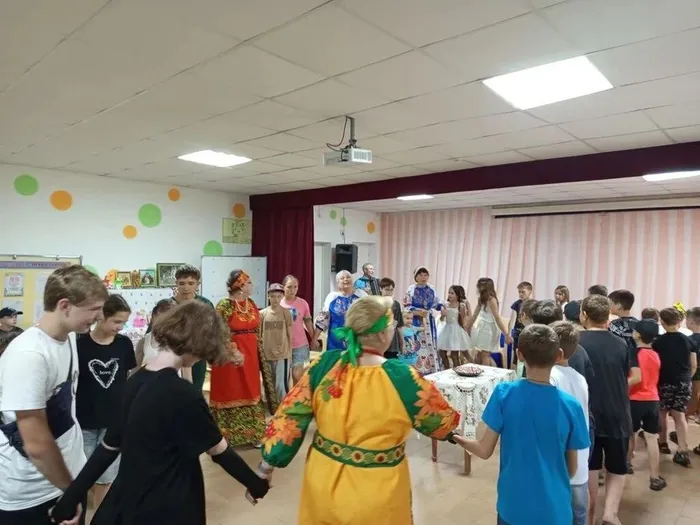 "ПОСИДЕЛКИ на ЗАВАЛИНКЕ"