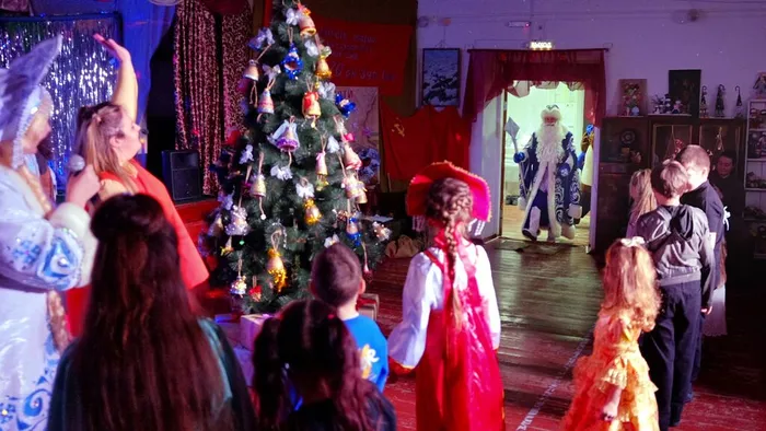 Развлекательно-игровая программа «Волшебное спасение Деда Мороза»