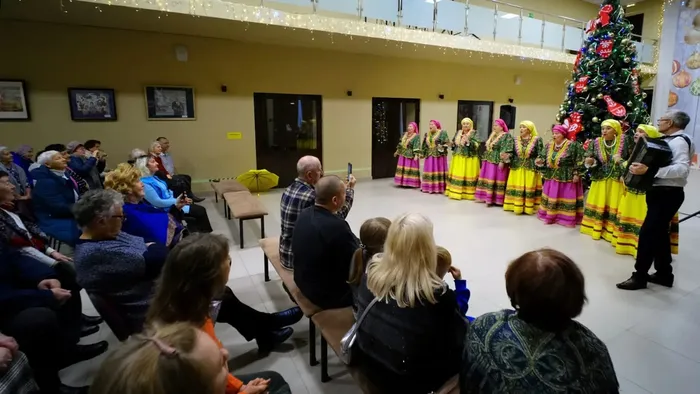 Праздничная программа "НОВОГОДНЯЯ &nbsp;СИМФОНИЯ &nbsp;ПЕСЕННОЙ &nbsp;ДУШИ"